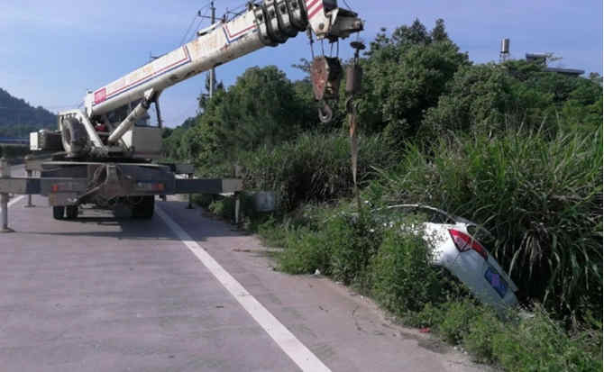 和布克赛尔重载吊车救援